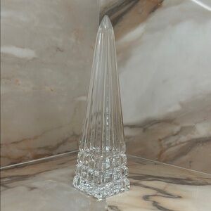 Elegant Clear Glass Obelisk